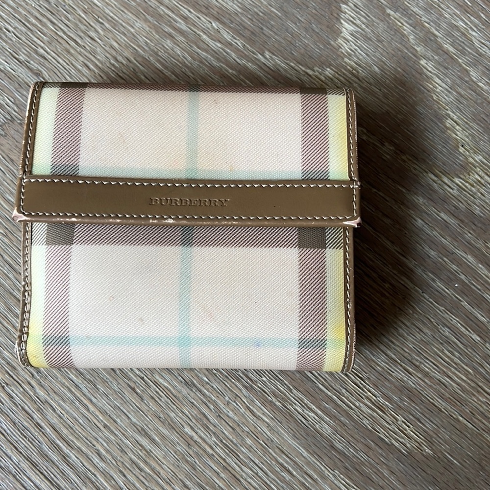 Burberry London Cotton Candy Pink RARE Nova Check Compact Wallet